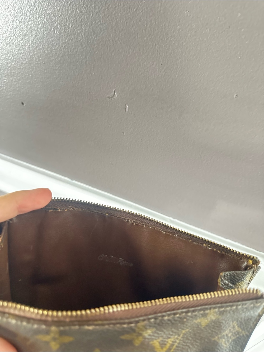 Pouch - Picture 7 of 8